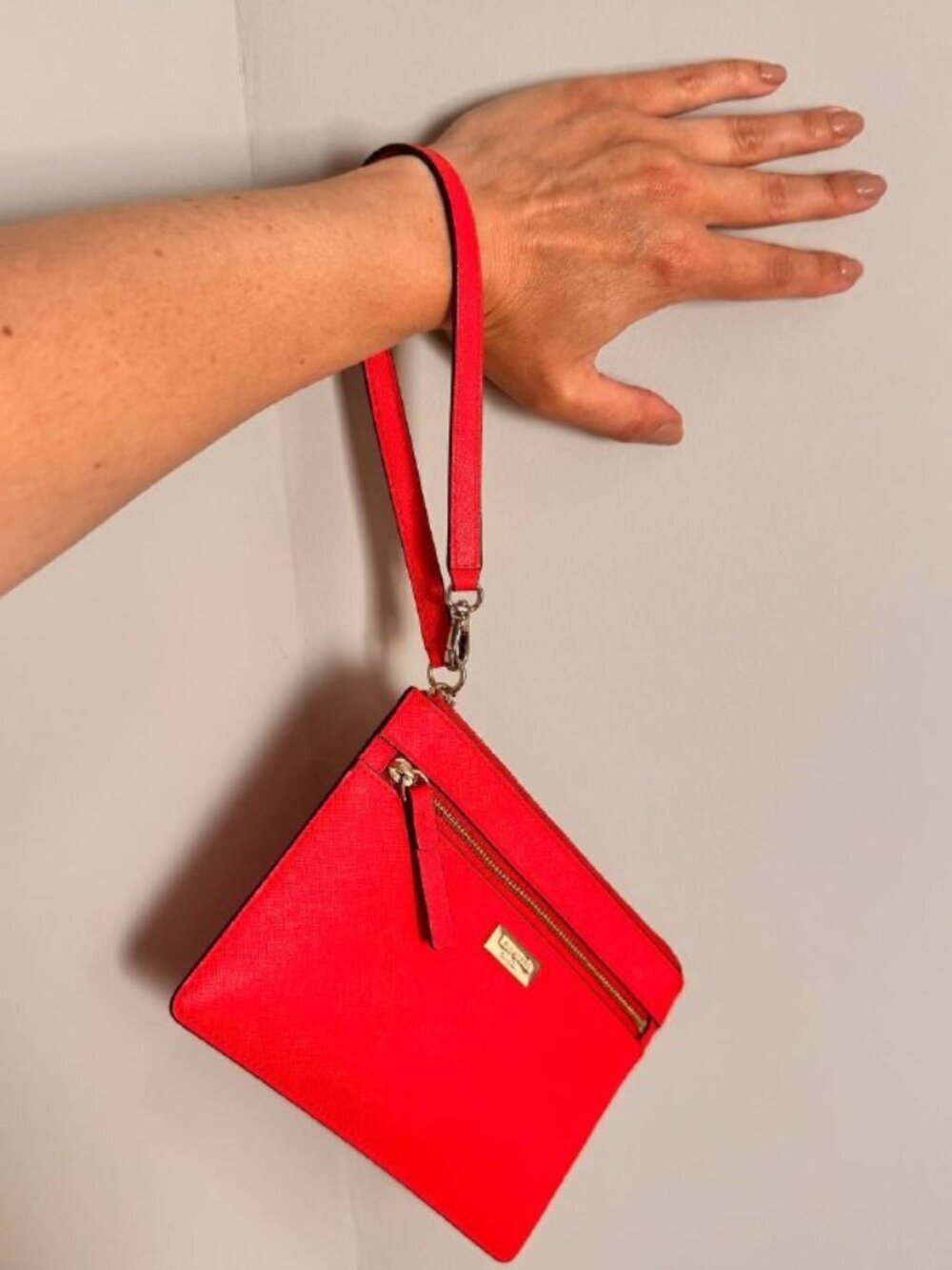 NWT! Kate Spade New York Saffiano Leather Wristlet in Lipstick Red